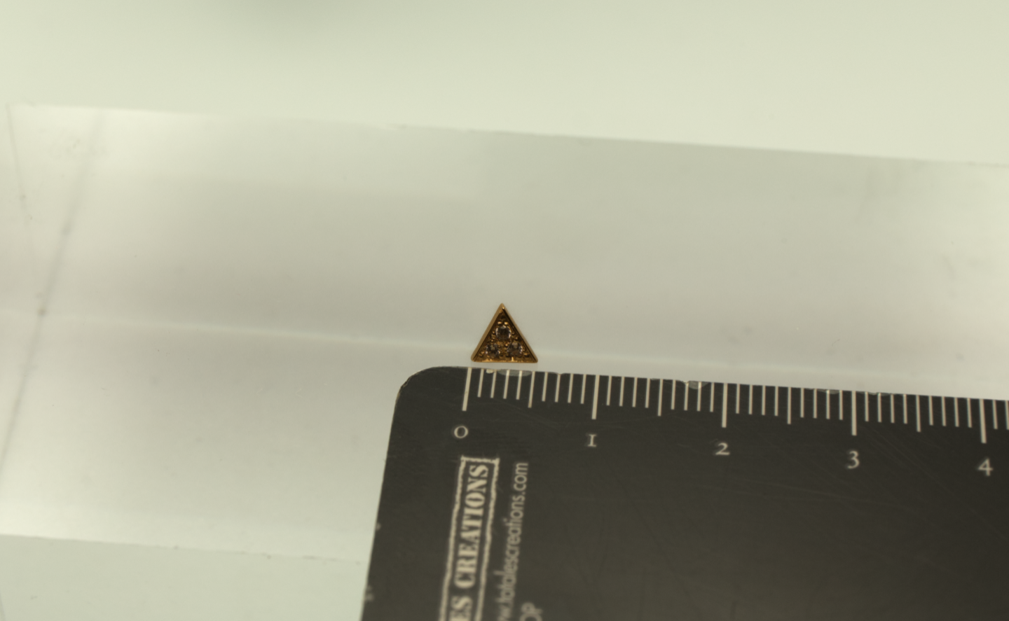 Thurisaz stud Piercing 14k