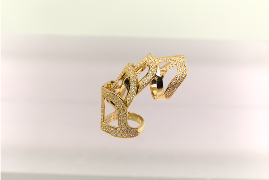 Armor ring in gold set with stones