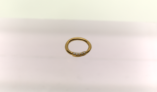Simple 5 gem ring piercing - 18k