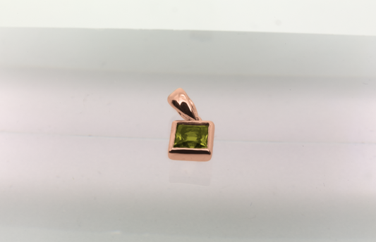 Peridot square pendant