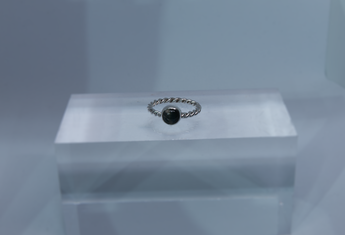 Twisted moss agate ring