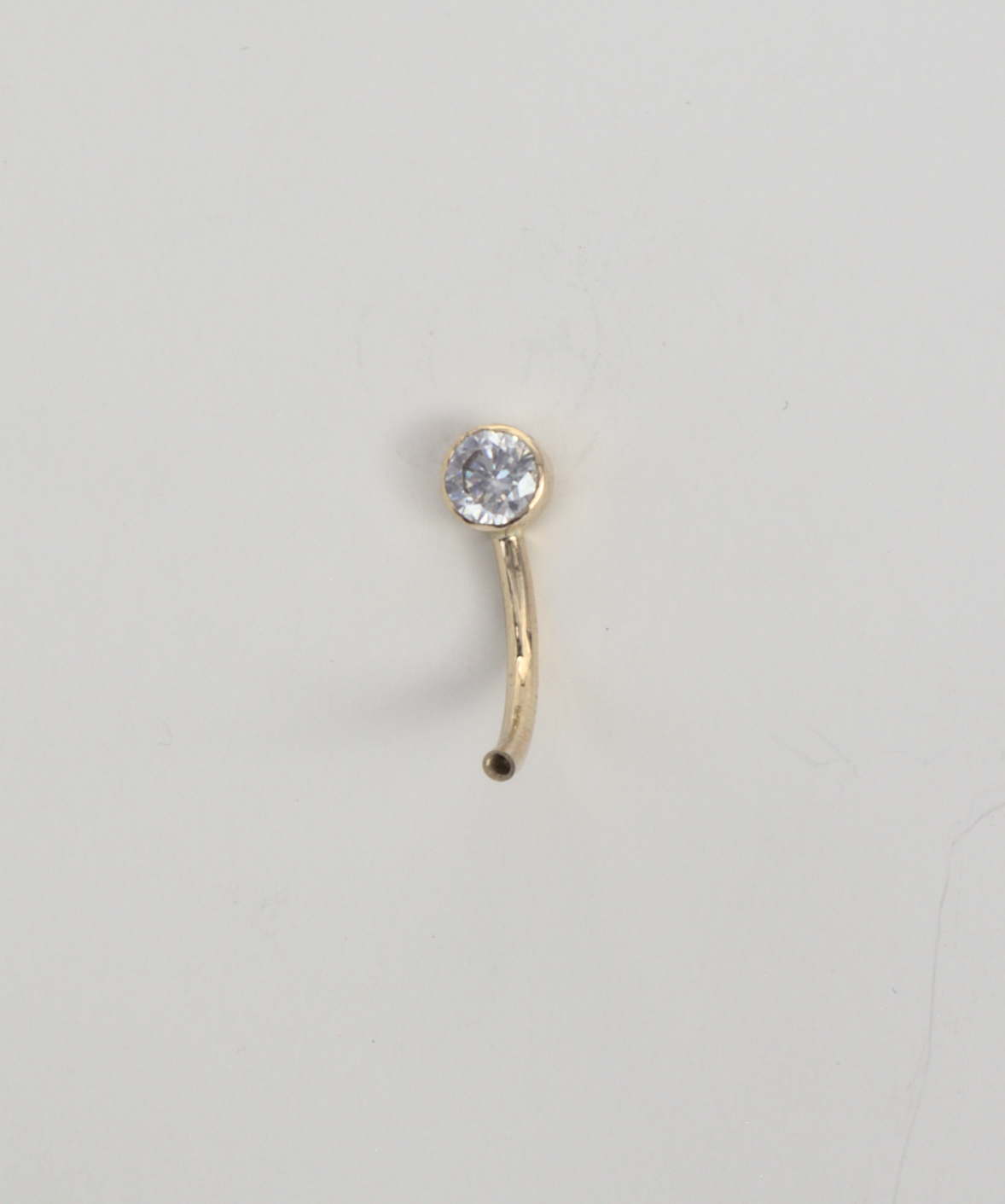 Belly button piercing with 4mm stone