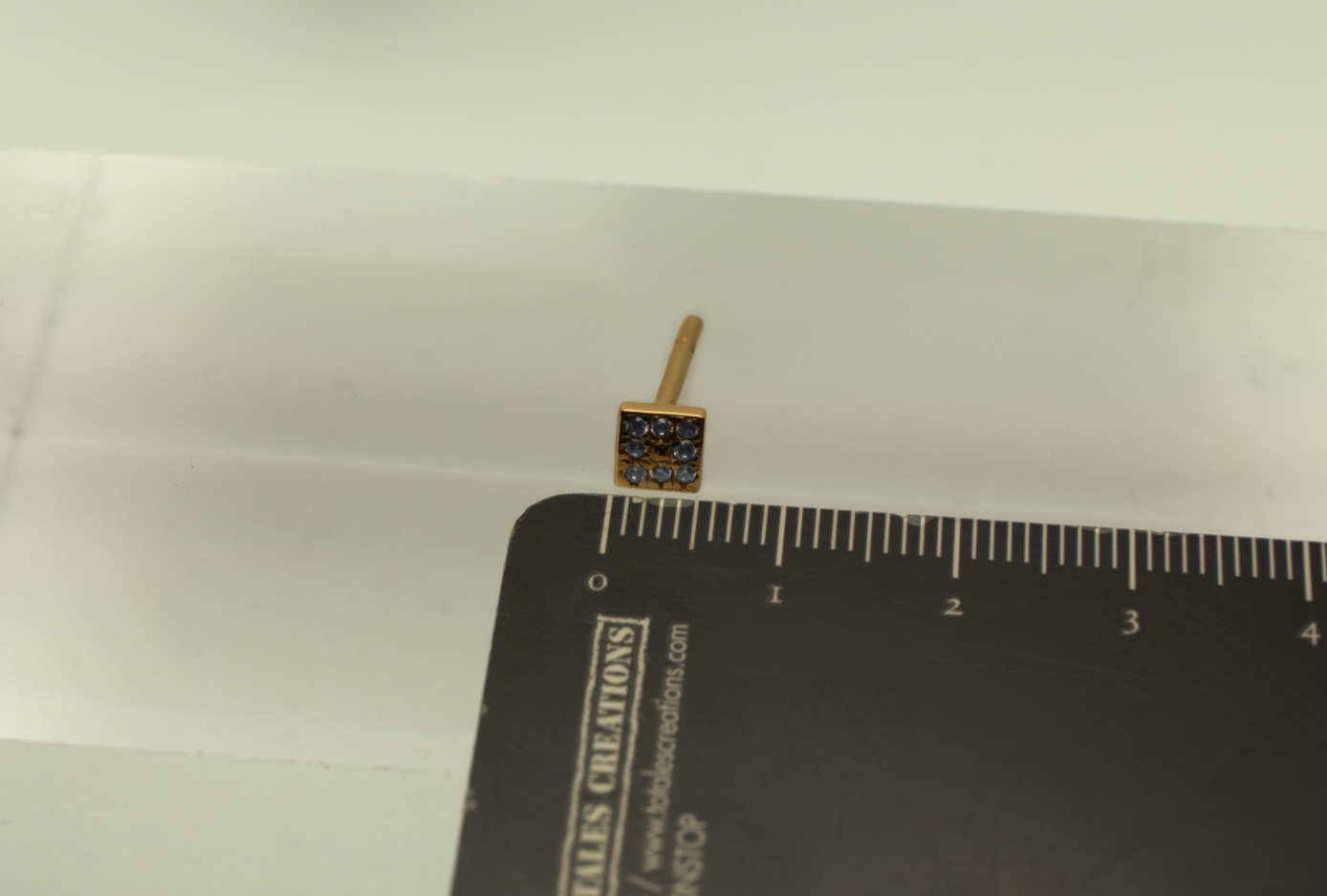 Stud : Jera piercing 18k